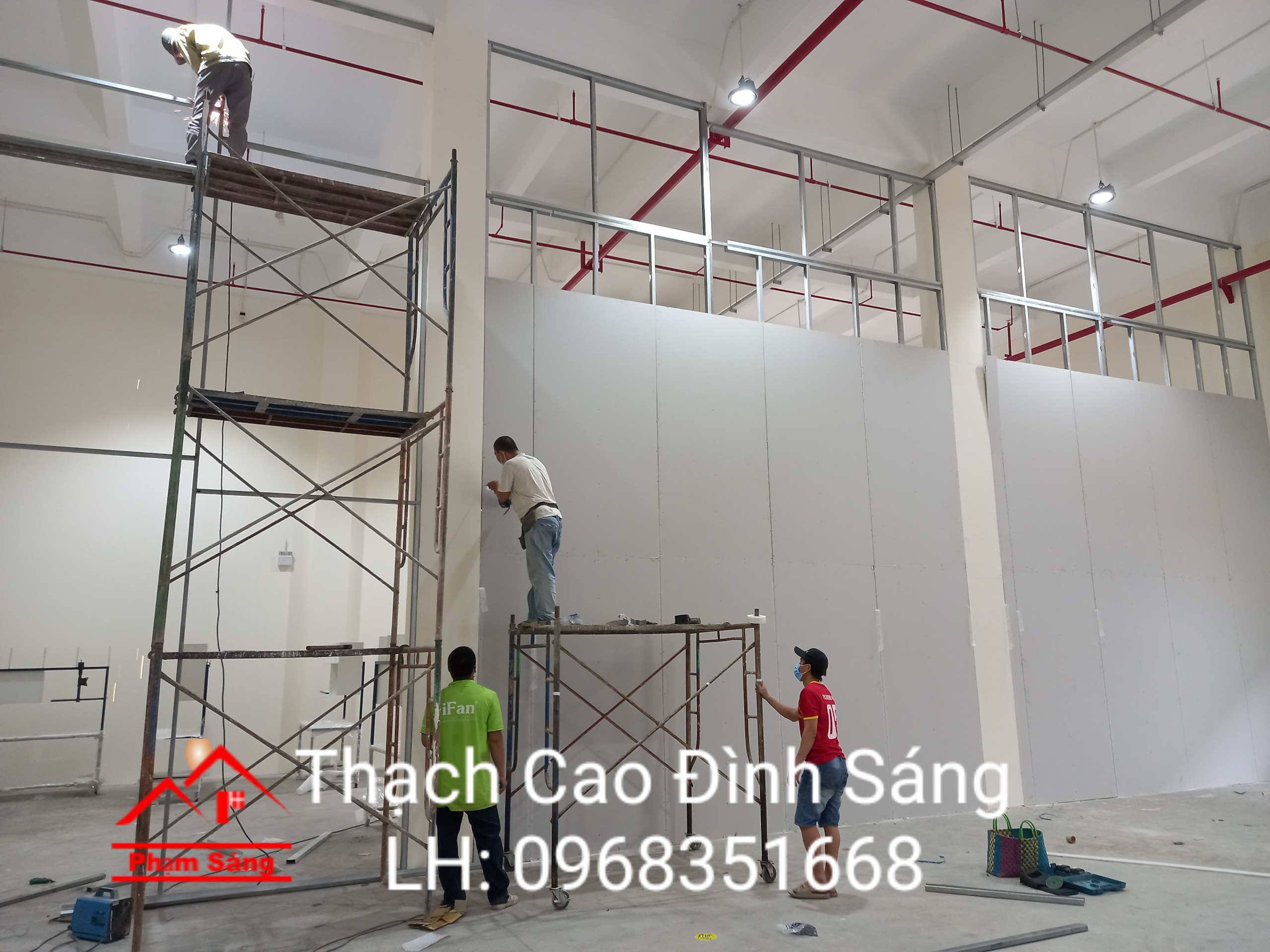 Thi công vách ngăn thạch cao giá rẻ uy tín chuyên nghiệp