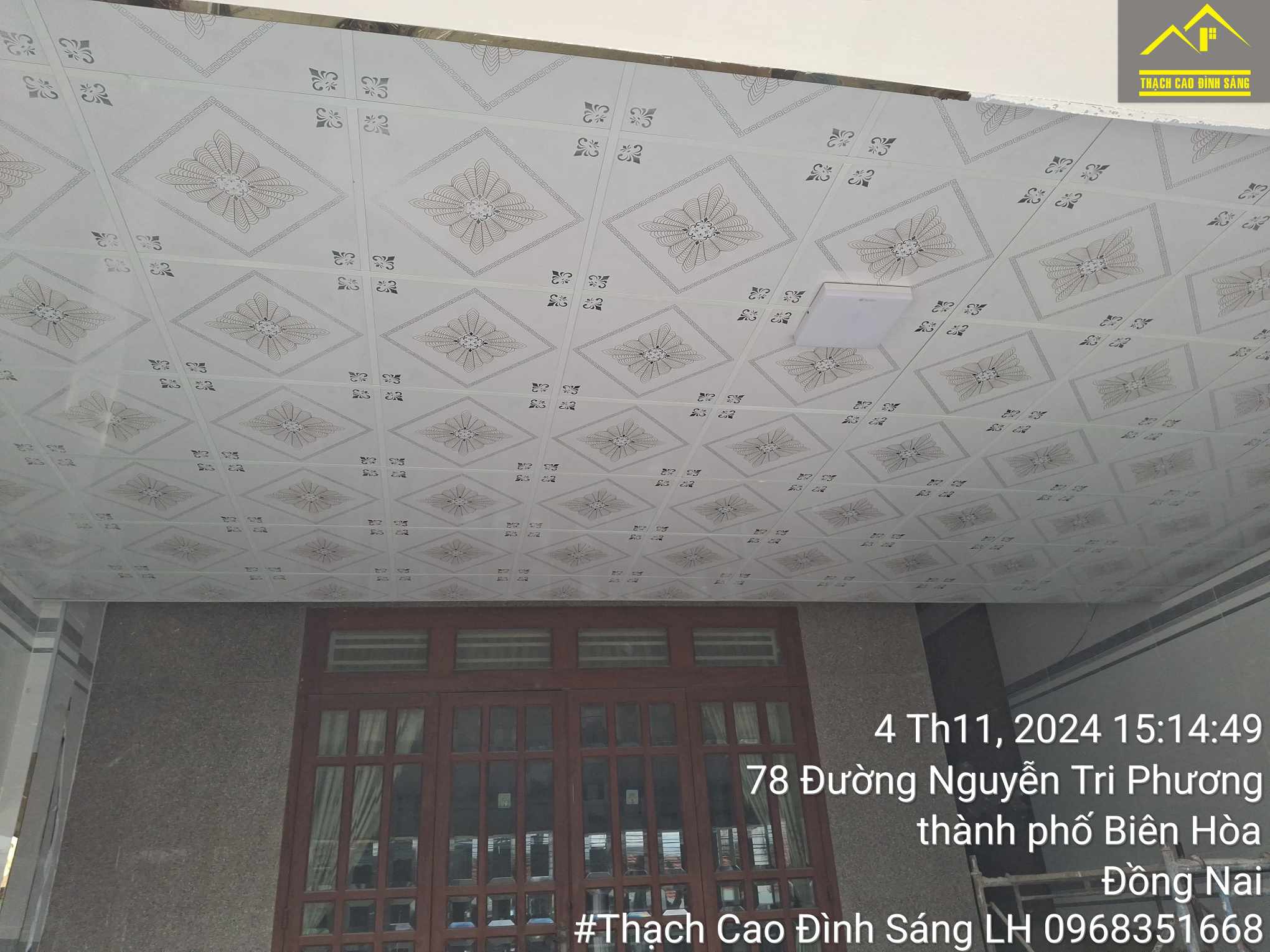 Thi công trần thả nhựa